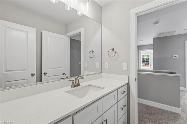 1926 Wild Rosewood Way, Winston-salem, NC 27103