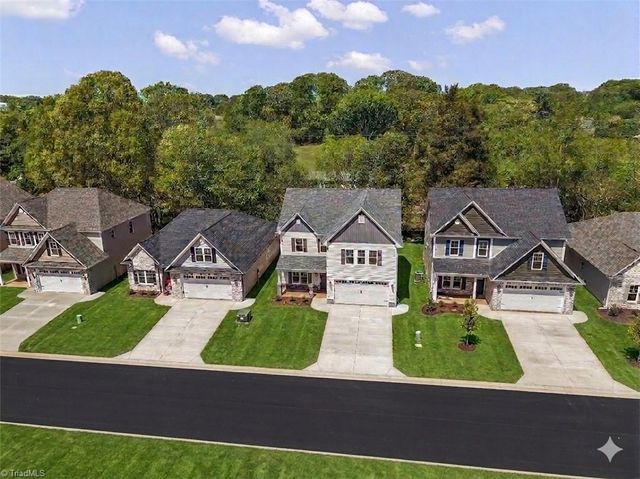 1926 Wild Rosewood Way, Winston-salem, NC 27103