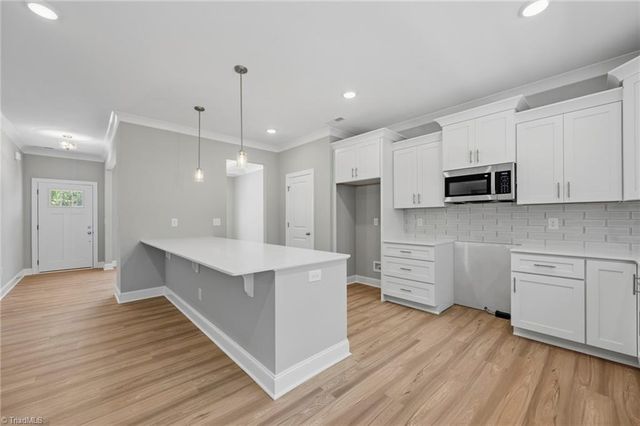 1926 Wild Rosewood Way, Winston-salem, NC 27103