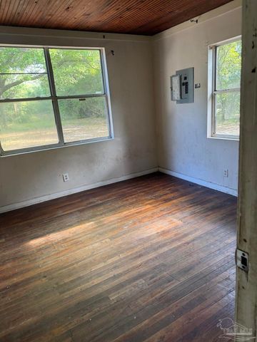 21 Hancock Ln, Pensacola, FL 32503