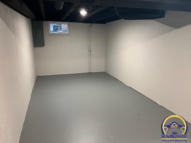 3116 SW Stone AVE, Topeka, KS 66614