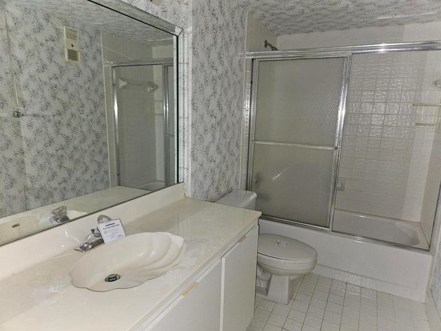 6065 Pointe Regal Circle 105, Delray Beach, FL 33484