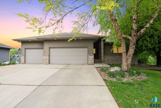 5516 S Tierney Pl, Sioux Falls, SD 57108