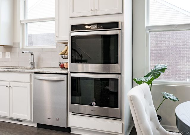 212 Trimble Street, Orion Charter Township, MI 48360