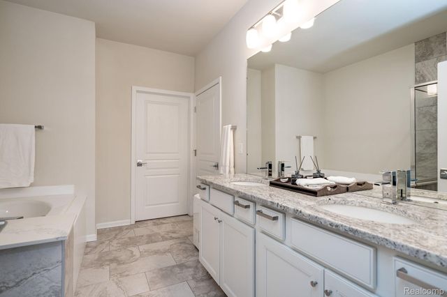 212 Trimble Street, Orion Charter Township, MI 48360