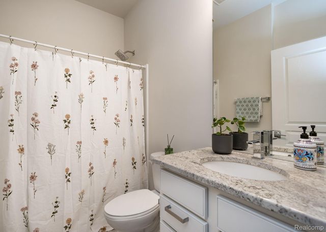 212 Trimble Street, Orion Charter Township, MI 48360