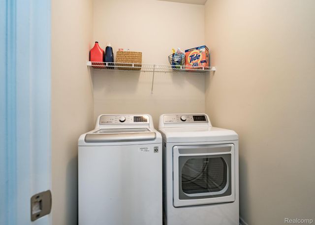 212 Trimble Street, Orion Charter Township, MI 48360