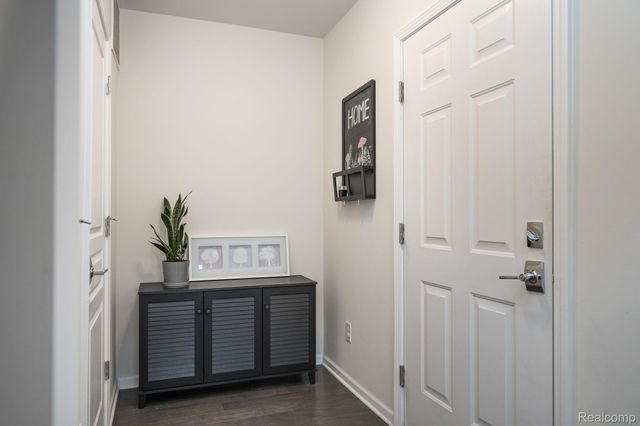 212 Trimble Street, Orion Charter Township, MI 48360