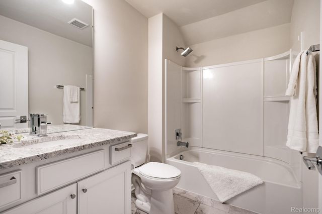 212 Trimble Street, Orion Charter Township, MI 48360