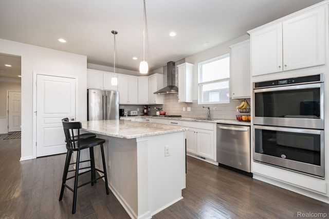 212 Trimble Street, Orion Charter Township, MI 48360