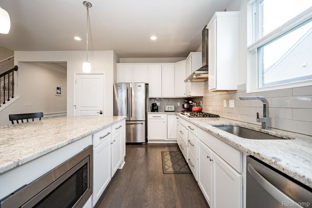 212 Trimble Street, Orion Charter Township, MI 48360