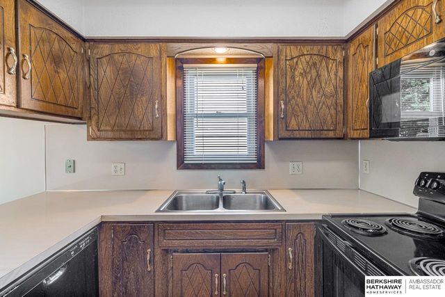 16511 Arbor Street, Omaha, NE 68130