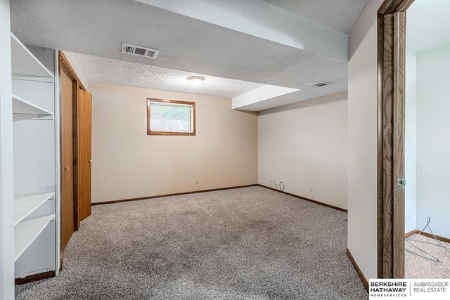 16511 Arbor Street, Omaha, NE 68130