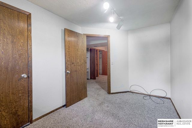 16511 Arbor Street, Omaha, NE 68130