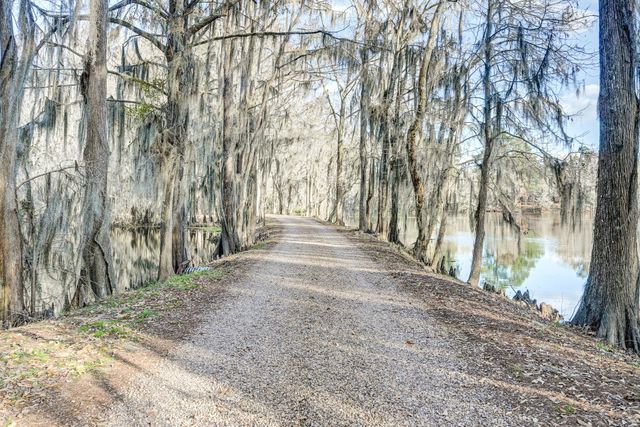 53 Smith Loop N, Cleveland, TX 77327