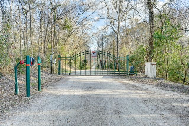 53 Smith Loop N, Cleveland, TX 77327