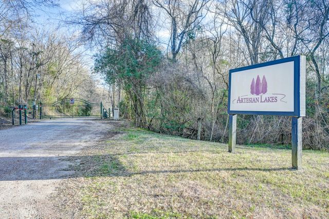 53 Smith Loop N, Cleveland, TX 77327
