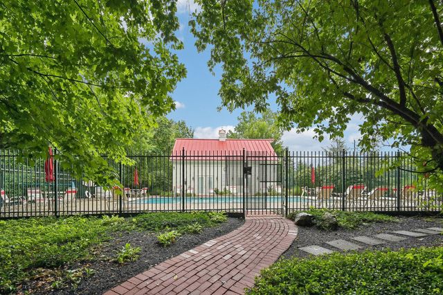 356 Sycamore Woods Lane, Gahanna, OH 43230