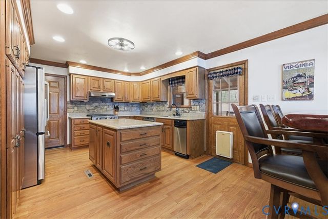 9259 Eagle Cove Cir, South Chesterfield, VA 23803