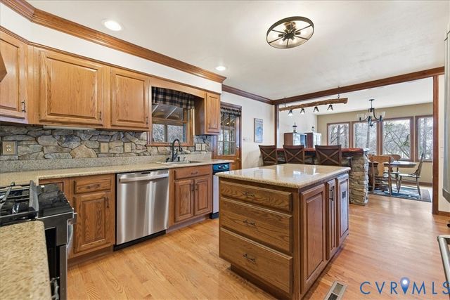 9259 Eagle Cove Cir, South Chesterfield, VA 23803