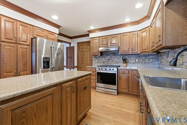 9259 Eagle Cove Cir, South Chesterfield, VA 23803