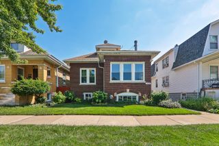 5633 W Cornelia Avenue, Chicago, IL 60634
