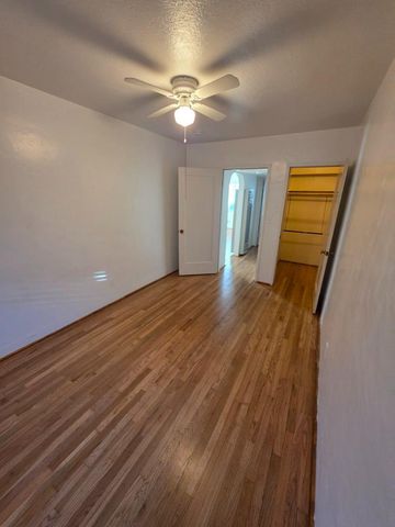 543 W Hammond Avenue, Fresno, CA 93728