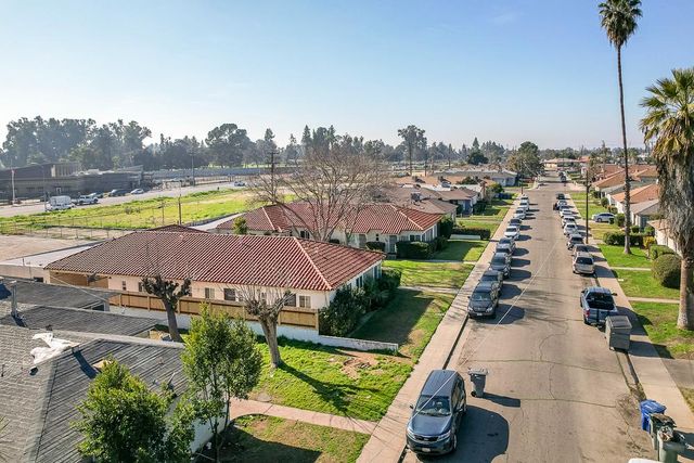 543 W Hammond Avenue, Fresno, CA 93728