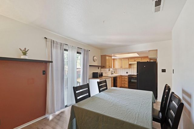 1817 Douglas Rd, Stockton, CA 95207