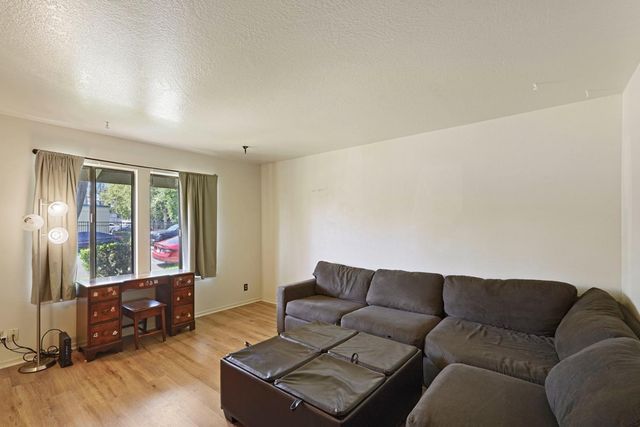 1817 Douglas Rd, Stockton, CA 95207
