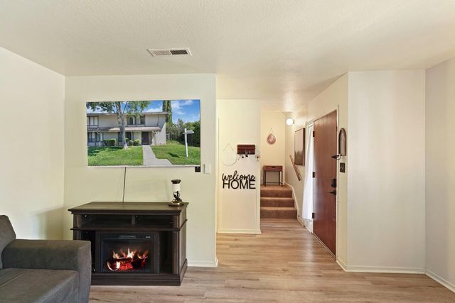 1817 Douglas Rd, Stockton, CA 95207