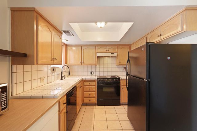 1817 Douglas Rd, Stockton, CA 95207