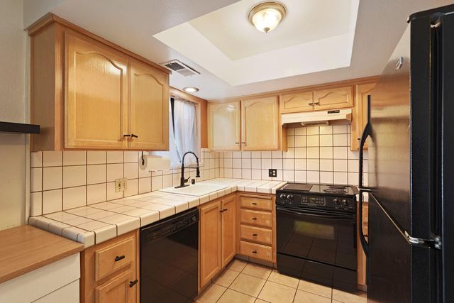 1817 Douglas Rd, Stockton, CA 95207