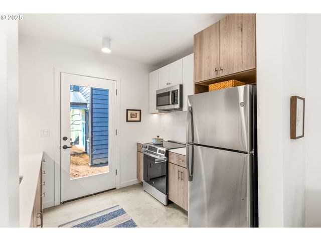 9979 Se Cottage Ln 8, Milwaukie, OR 97222