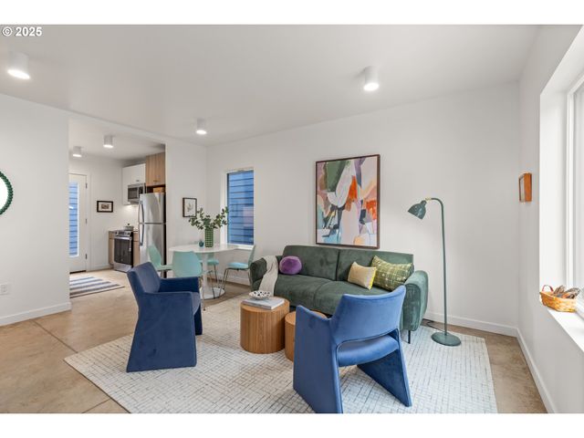 9979 Se Cottage Ln 8, Milwaukie, OR 97222