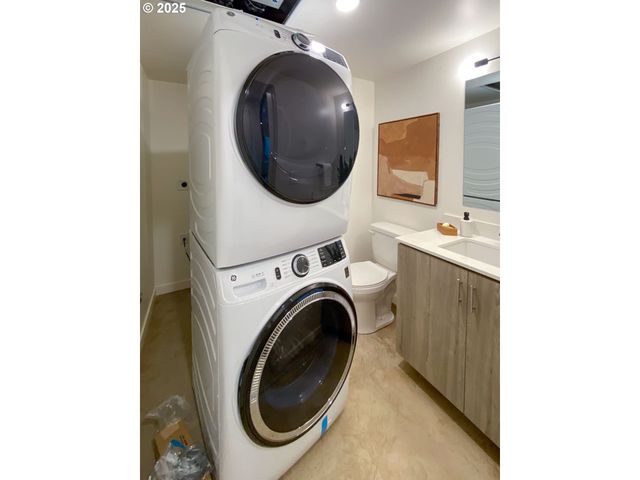 9979 Se Cottage Ln 8, Milwaukie, OR 97222