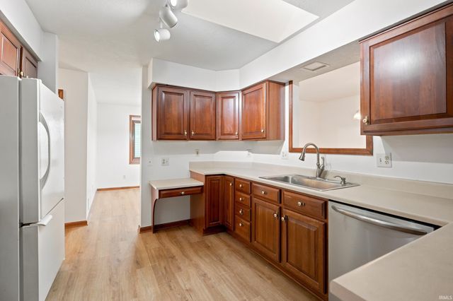 8711 Sandpiper Court, Fort Wayne, IN 46804