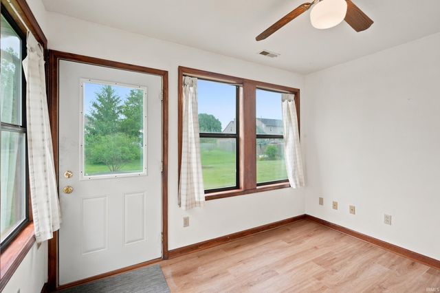 8711 Sandpiper Court, Fort Wayne, IN 46804
