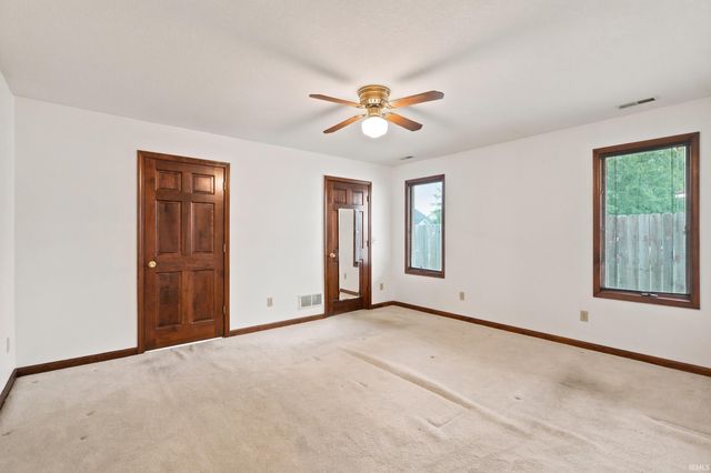 8711 Sandpiper Court, Fort Wayne, IN 46804