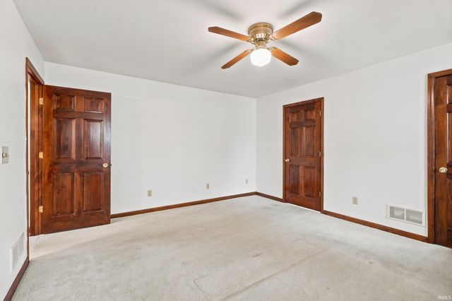 8711 Sandpiper Court, Fort Wayne, IN 46804