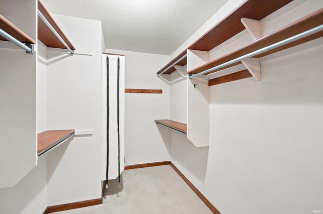 8711 Sandpiper Court, Fort Wayne, IN 46804