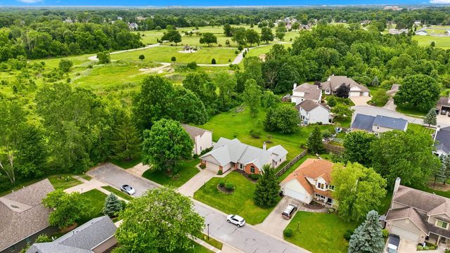 8711 Sandpiper Court, Fort Wayne, IN 46804