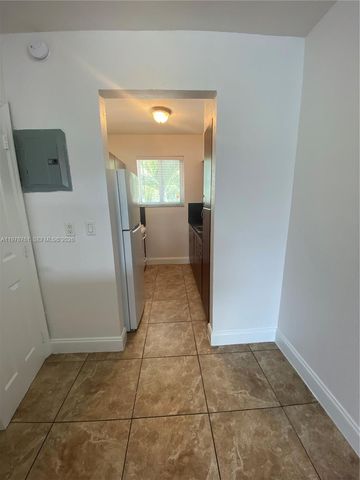 305 69th St 202, Miami Beach, FL 33141