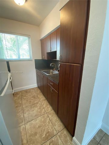 305 69th St 202, Miami Beach, FL 33141