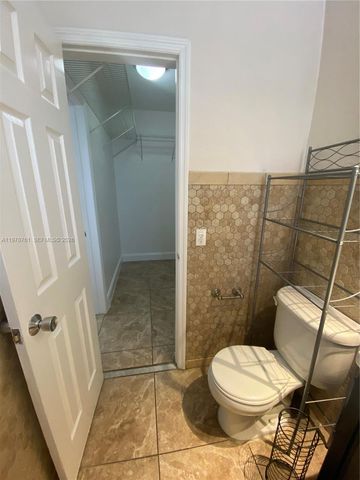 305 69th St 202, Miami Beach, FL 33141