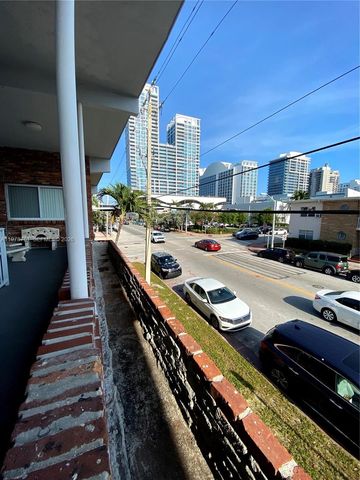 305 69th St 202, Miami Beach, FL 33141