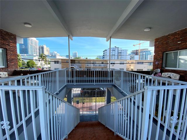 305 69th St 202, Miami Beach, FL 33141