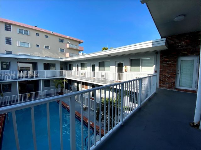 305 69th St 202, Miami Beach, FL 33141