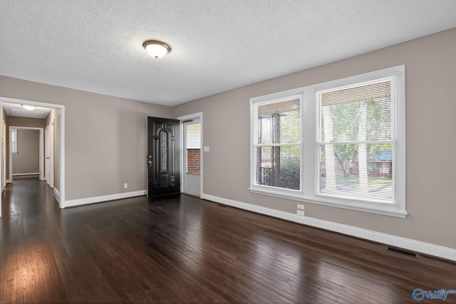 3802 NW Lakeview Drive NW, Huntsville, AL 35810