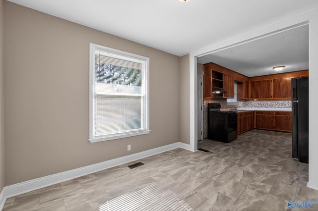 3802 NW Lakeview Drive NW, Huntsville, AL 35810